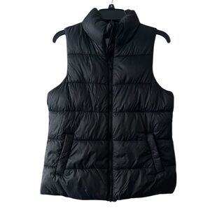 Old Navy Woman’s Puffer Vest Jacket
